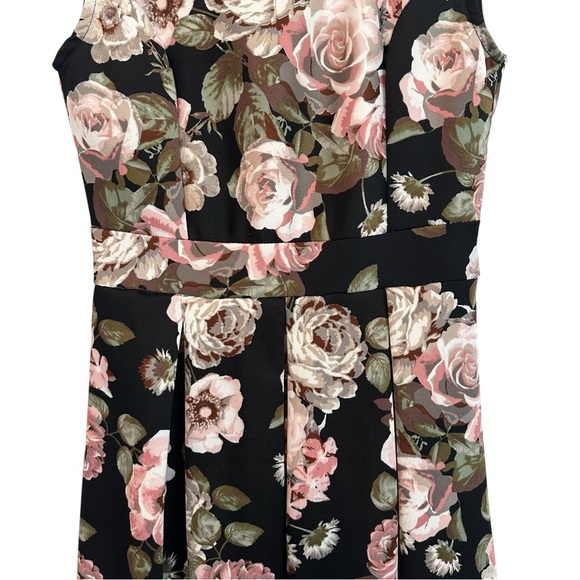 Women's Medium Romantic Flirty Black Floral Rose A-Line Casual Whimsigoth Dress - Picture 2 of 5